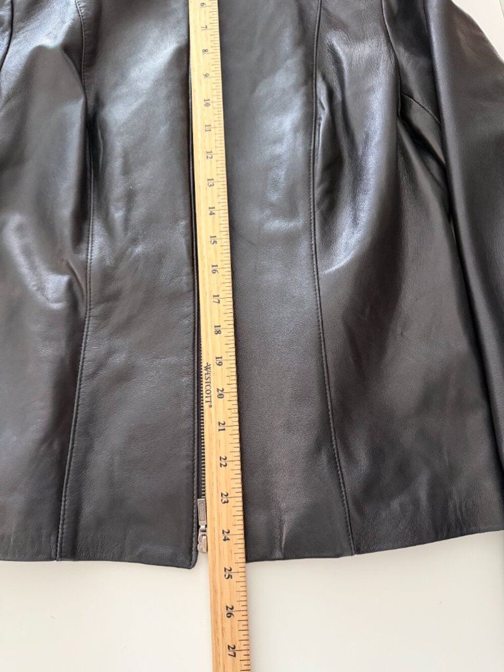 Danier Black Italian Leather Jacket- Made in Canada - Picture 10 of 12